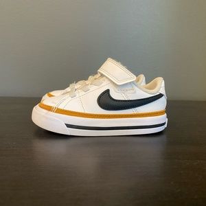 Nike Sneakers Size 7C White/Black
